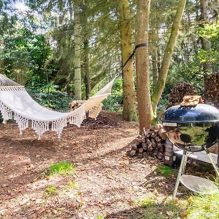 Luxe-Avontuur In Een Romantische Cabin In Het Bos Stekene Luaran gambar